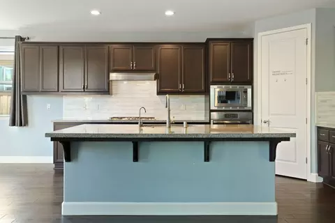 Kitchen - 424 S Derone Ln, Tracy, CA 95376 photo 3 of 7