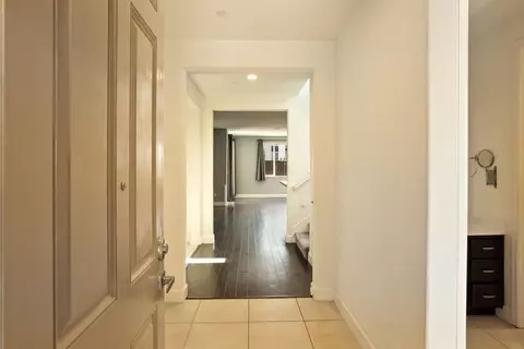 Entry Way - 424 S Derone Ln, Tracy, CA 95376 photo 1 of 7