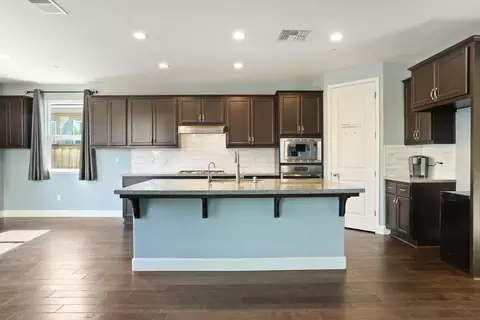 Kitchen - 424 S Derone Ln, Tracy, CA 95376 photo 2 of 7