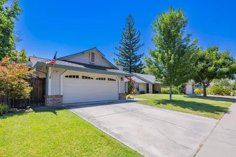 121 Barrows Way, Folsom, CA 95630 photo 2