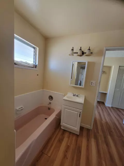 Bath - 1500 Tango Rd, Placerville, CA 95667 photo 2 of 2