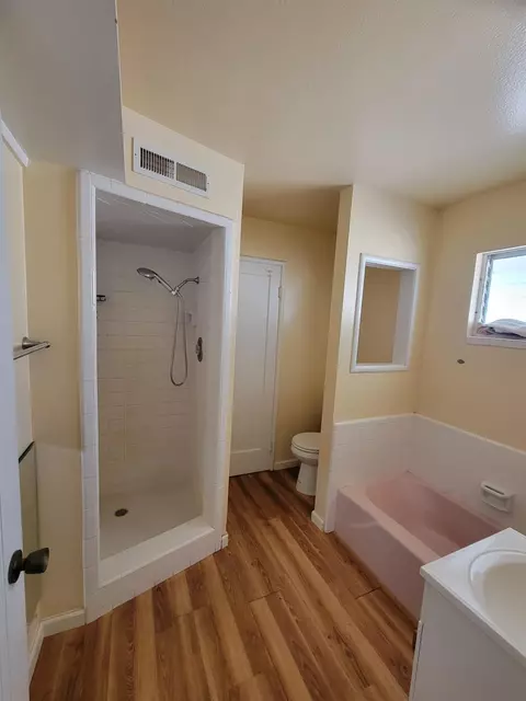 Bath - 1500 Tango Rd, Placerville, CA 95667 photo 1 of 2