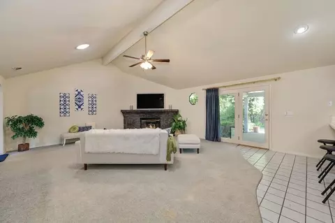 Living - 8781 Beechcrest Ct, Orangevale, CA 95662 photo 5 of 9
