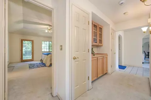 Entry Way - 8781 Beechcrest Ct, Orangevale, CA 95662 photo 5 of 5
