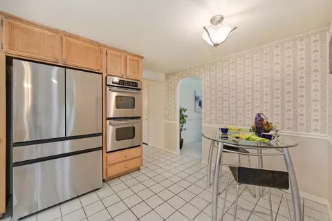 Kitchen - 8781 Beechcrest Ct, Orangevale, CA 95662 photo 10 of 11