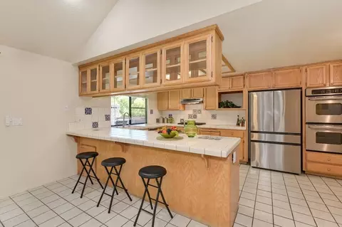Kitchen - 8781 Beechcrest Ct, Orangevale, CA 95662 photo 4 of 11