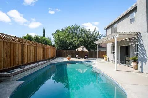 Exterior - 403 Roadrunner Dr, Patterson, CA 95363 photo 5 of 7