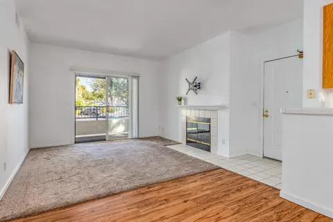 Living - 3106 Beachcomber Dr, Rocklin, CA 95677 photo 2 of 5