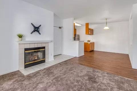 Living - 3106 Beachcomber Dr, Rocklin, CA 95677 photo 4 of 5