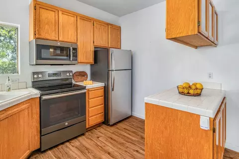Kitchen - 3106 Beachcomber Dr, Rocklin, CA 95677 photo 6 of 6