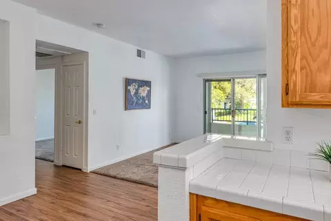 Living - 3106 Beachcomber Dr, Rocklin, CA 95677 photo 3 of 5