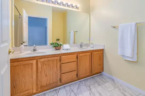 Bath - 3106 Beachcomber Dr, Rocklin, CA 95677 photo 4 of 4