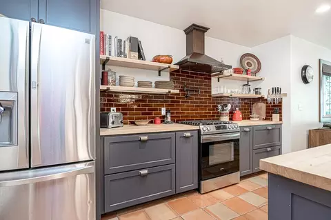 Kitchen - 522 Myrtle, Modesto, CA 95350 photo 2 of 3