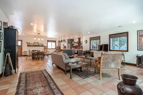 Living - 522 Myrtle, Modesto, CA 95350 photo 1 of 4