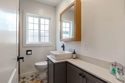 Bath - 522 Myrtle, Modesto, CA 95350 photo 3 of 3