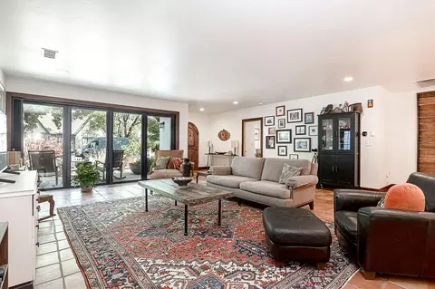 Living - 522 Myrtle, Modesto, CA 95350 photo 3 of 4