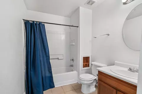 Bath - 807 Robert L Smith Dr, Tracy, CA 95376 photo 2 of 3