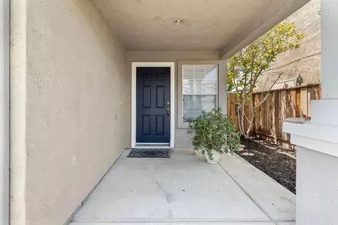 Exterior - 807 Robert L Smith Dr, Tracy, CA 95376 photo 2 of 3