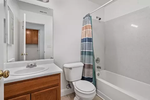 Bath - 807 Robert L Smith Dr, Tracy, CA 95376 photo 1 of 3