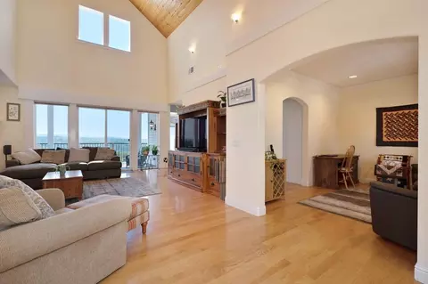 Living - 1280 Cerro Vista Dr, Applegate, CA 95703 photo 5 of 9