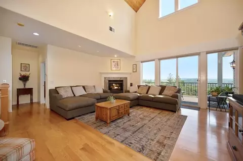 Living - 1280 Cerro Vista Dr, Applegate, CA 95703 photo 2 of 9