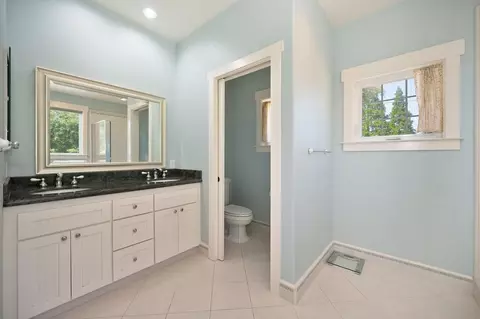 Bath - 1280 Cerro Vista Dr, Applegate, CA 95703 photo 3 of 4