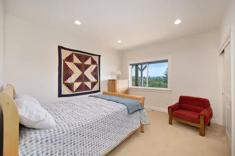 Bedroom - 1280 Cerro Vista Dr, Applegate, CA 95703 photo 6 of 9