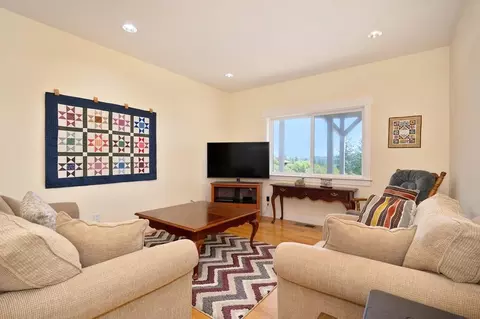 Living - 1280 Cerro Vista Dr, Applegate, CA 95703 photo 7 of 9