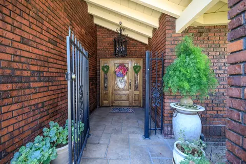 Entry Way - 2600 Barola Ln, Modesto, CA 95356 photo 1 of 5