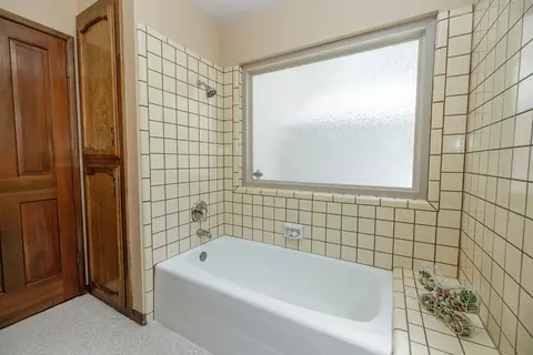 Bath - 2600 Barola Ln, Modesto, CA 95356 photo 5 of 10