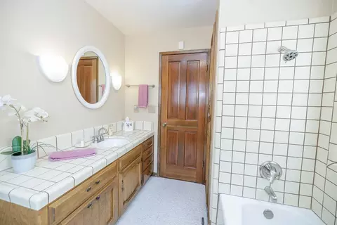 Bath - 2600 Barola Ln, Modesto, CA 95356 photo 6 of 10