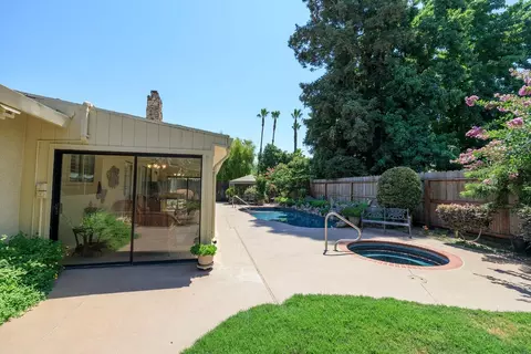 Exterior - 2600 Barola Ln, Modesto, CA 95356 photo 14 of 18
