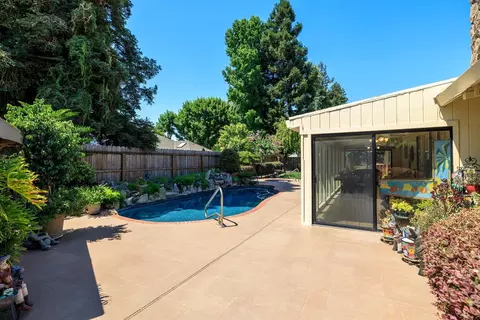 Exterior - 2600 Barola Ln, Modesto, CA 95356 photo 11 of 18