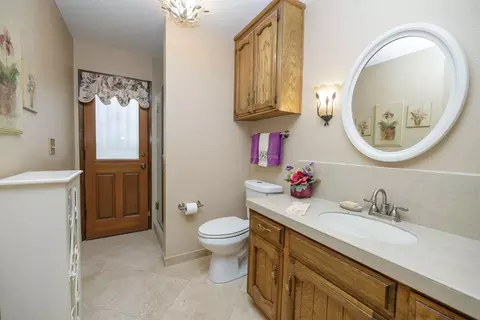 Bath - 2600 Barola Ln, Modesto, CA 95356 photo 1 of 10