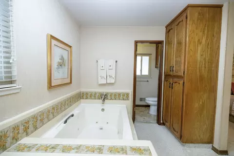 Bath - 2600 Barola Ln, Modesto, CA 95356 photo 9 of 10