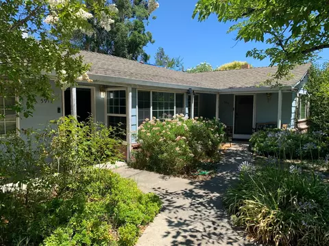 Exterior - 5917 Shirley Ave, Carmichael, CA 95608 photo 4 of 9
