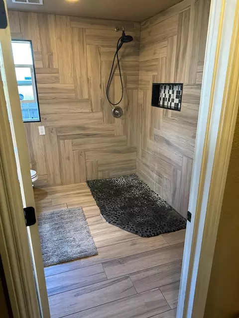 Bath - 3600 Tamarack Ave, Ceres, CA 95307 photo 2 of 4