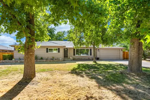 7418 Henrietta Dr, Sacramento, CA 95822