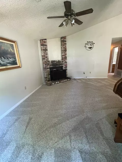 917 Mercy Ave, Modesto, CA 95358 photo 3