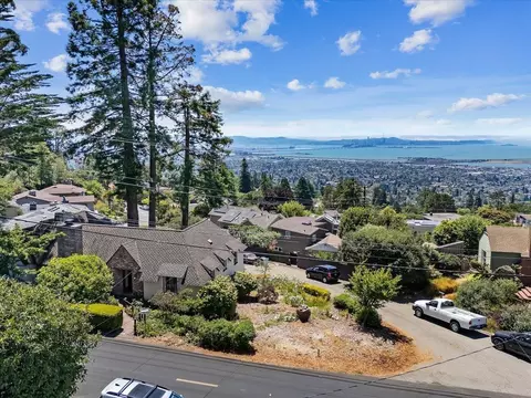 View/Area - 930 Creston Rd, Berkeley, CA 94708 photo 3 of 7