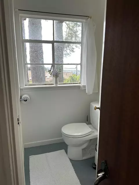 Bath - 930 Creston Rd, Berkeley, CA 94708 photo 3 of 3