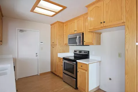 Kitchen - 1816 Fallon Ln, Modesto, CA 95355 photo 2 of 4