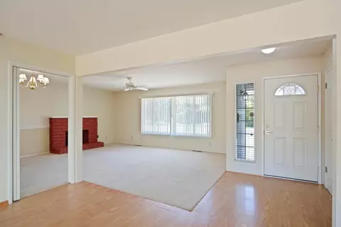 Living - 1816 Fallon Ln, Modesto, CA 95355 photo 2 of 7