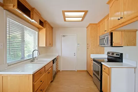 Kitchen - 1816 Fallon Ln, Modesto, CA 95355 photo 1 of 4
