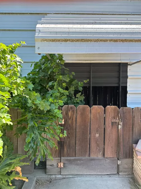 Exterior - 1816 Fallon Ln, Modesto, CA 95355 photo 11 of 12