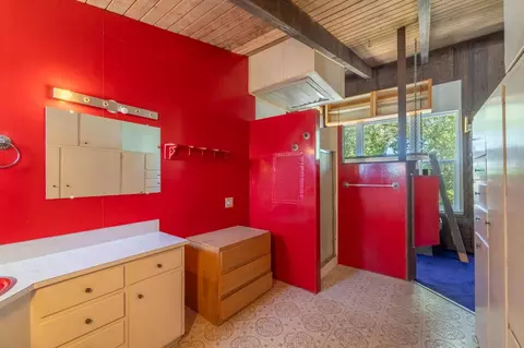 Bath - 1305 Nelson Ave, Modesto, CA 95350 photo 2 of 4
