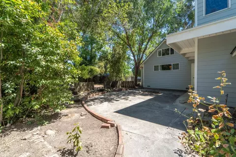 Exterior - 1305 Nelson Ave, Modesto, CA 95350 photo 4 of 7