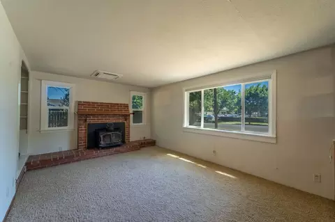 Living - 1305 Nelson Ave, Modesto, CA 95350 photo 3 of 7