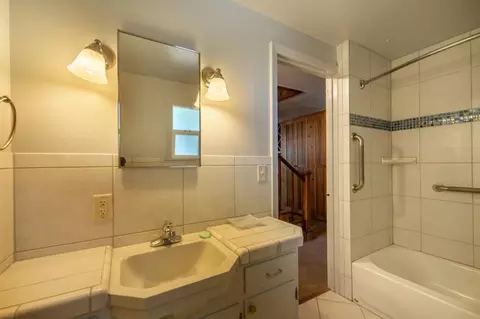 Bath - 1305 Nelson Ave, Modesto, CA 95350 photo 4 of 4