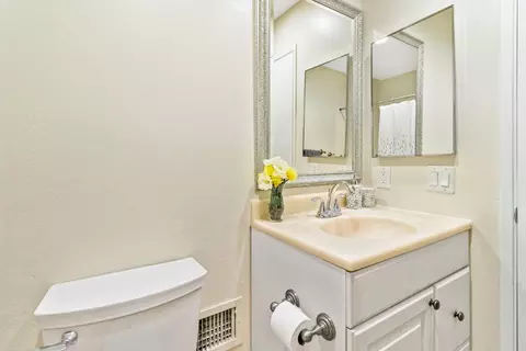 3985 Oak Villa Cir, Carmichael, CA 95608 photo 22